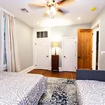 Elysian Historic Cottage - 4 Bed-4 Ensuite Baths