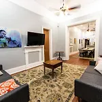 Elysian Historic Cottage - 4 Bed-4 Ensuite Baths