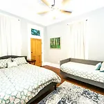 Elysian Historic Cottage - 4 Bed-4 Ensuite Baths