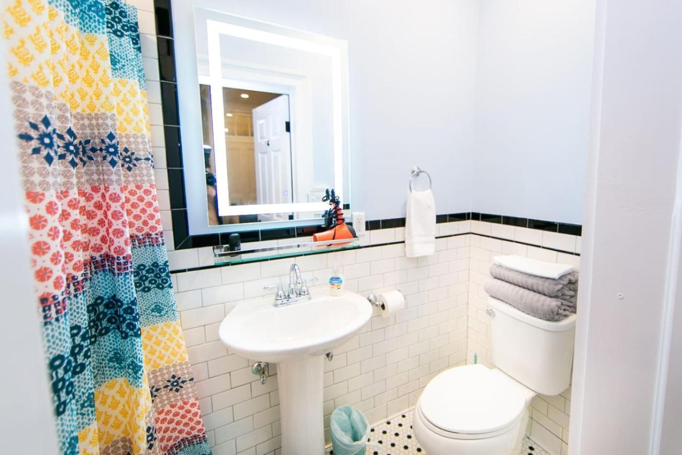 Elysian Historic - 4 Bed-4 Ensuite Baths Holiday home New Orleans